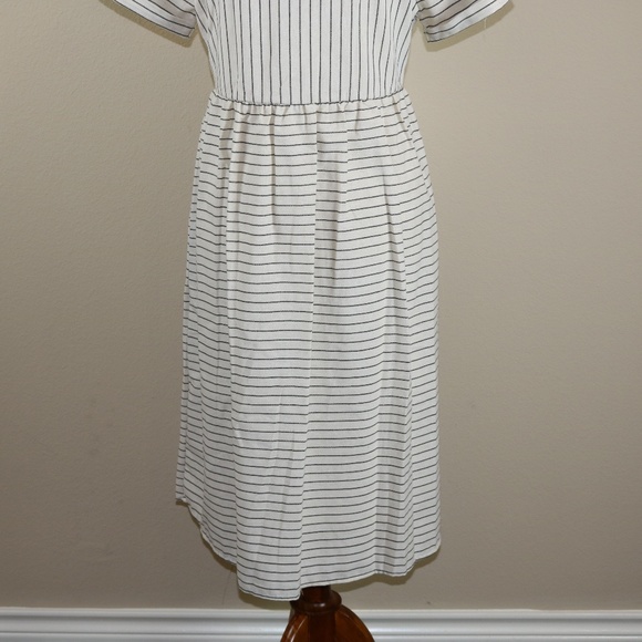 NEW Striped Linen Dress with Pockets - Picture 6 of 7